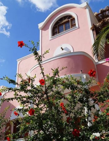 Villa Georgia in Perissa Santorini