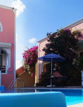 Villa Georgia in Perissa Santorini